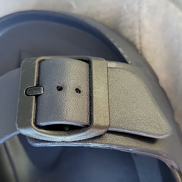 Brand new and comfortable open toe sandals - Picture 5 of 6